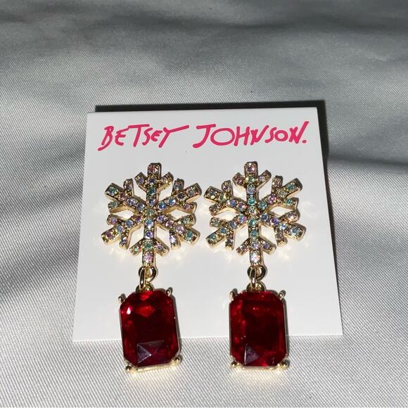 NWT BETSEY JOHNSON WHITE CRYSTAL RHINESTONE SNOWFLAKE RED GEM DANGLE EARRINGS - Picture 1 of 8